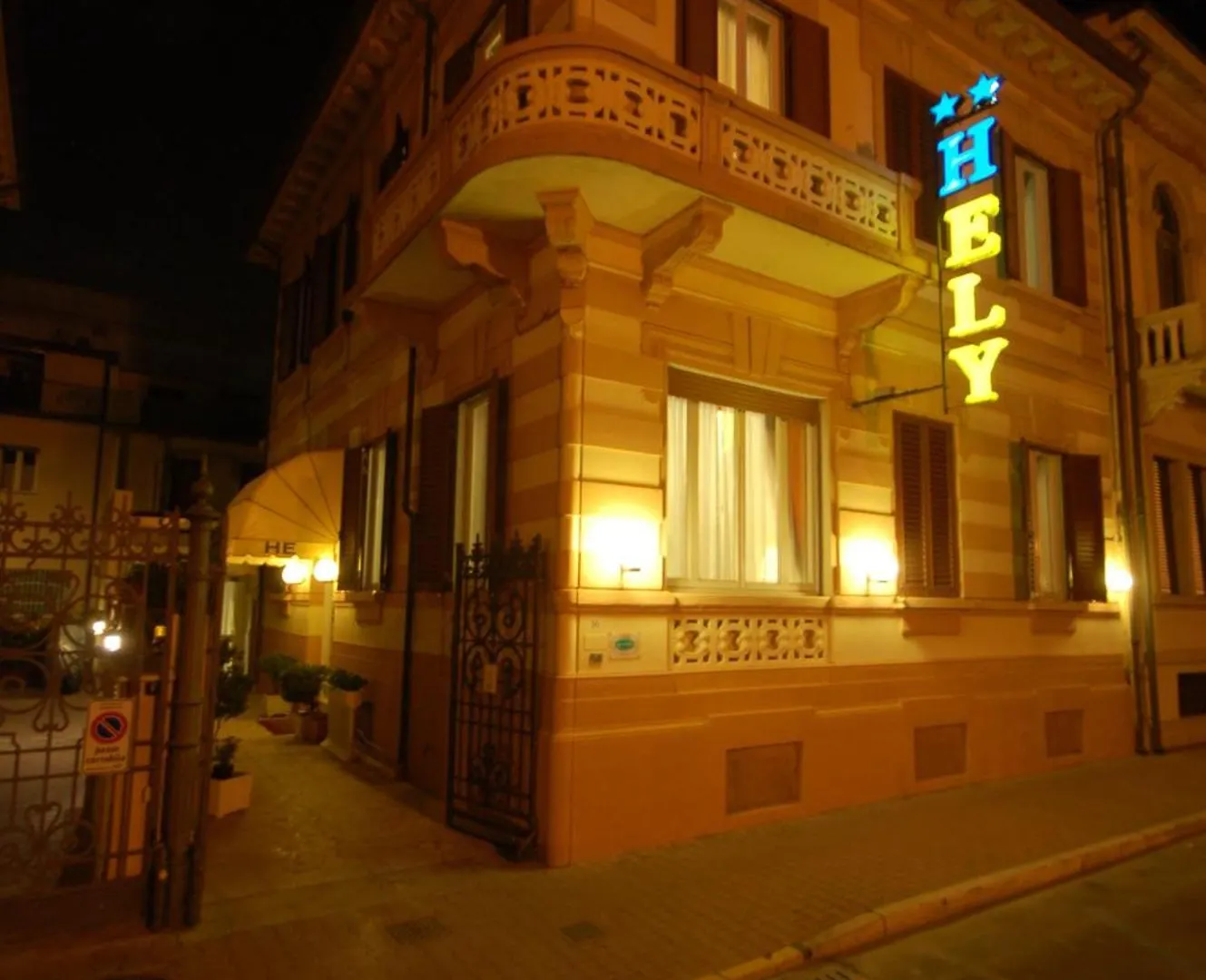 Hotel Ely Viareggio Italy