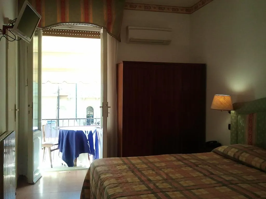 Hotel Ely Viareggio 2*,  Italy