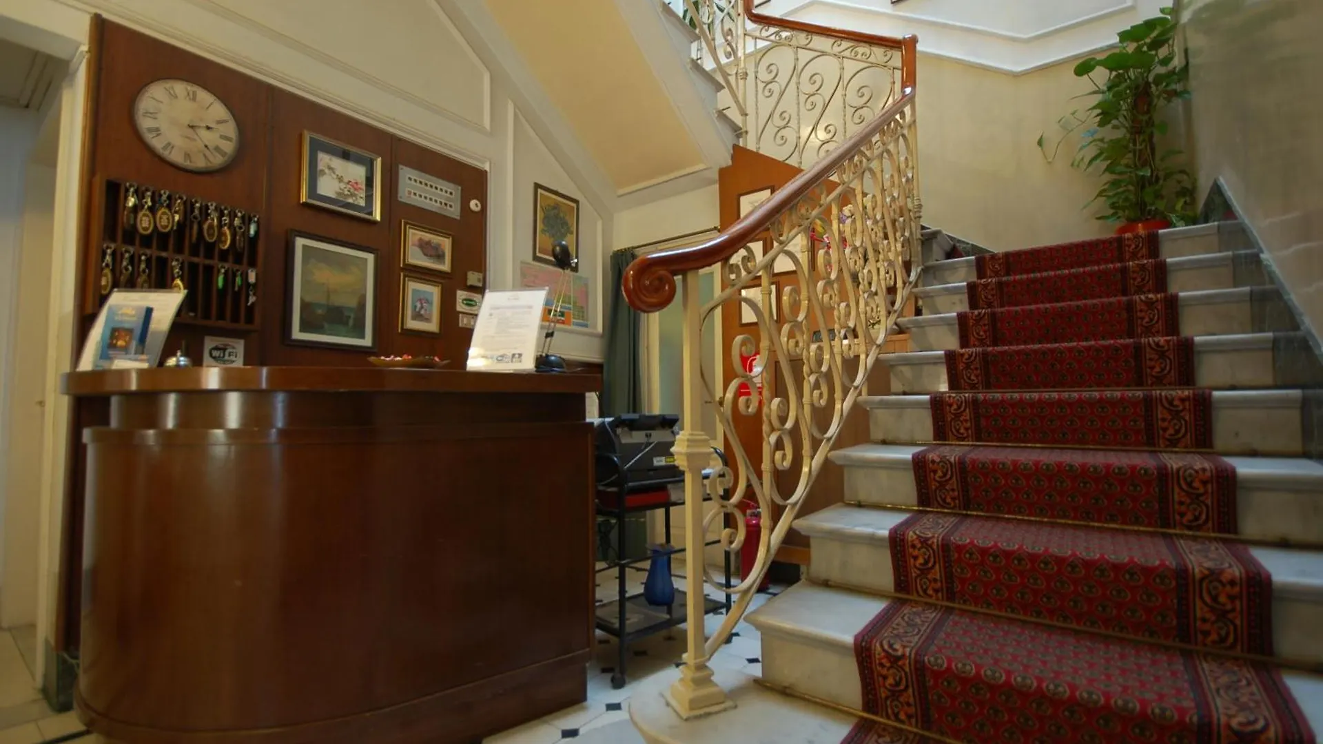 **  Hotel Ely Viareggio Italië