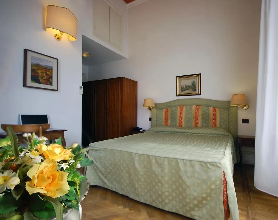 Hotel Ely Viareggio 2*,
